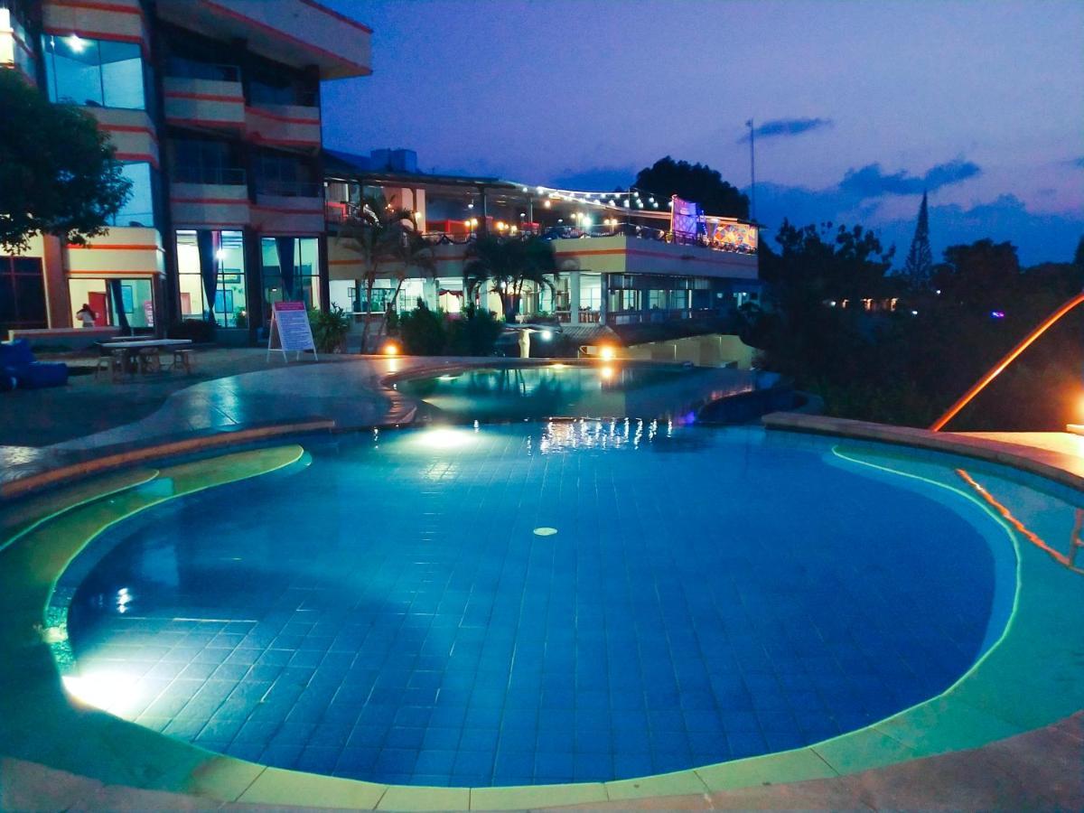 Bukit Kenari Hotel & Restaurant Parepare Extérieur photo